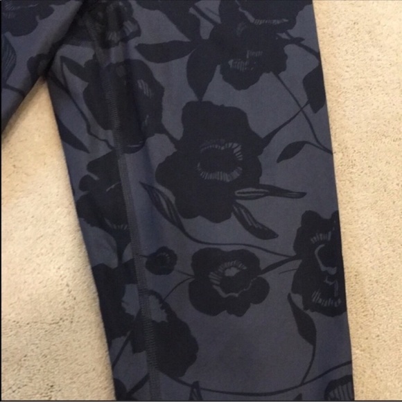 Lululemon leggings - Picture 3 of 4